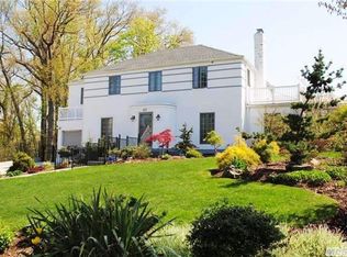 51 Strathmore Rd, Great Neck, NY 11023