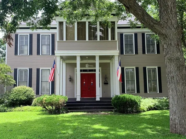 636 N Franklin St, La Grange, TX 78945