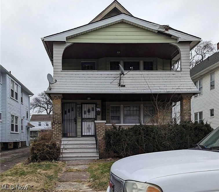 1st image of 3301 E 146th St