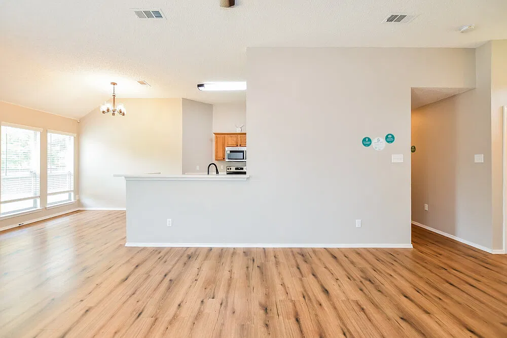4 bed, 2.0 bath, 1503 sqft, $3,150 — Photo 3