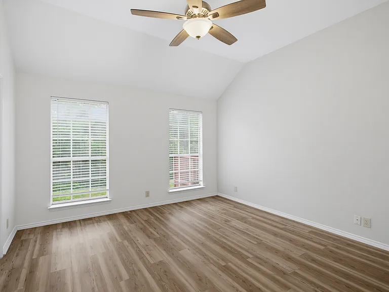 3921 Habersham — Photo 18