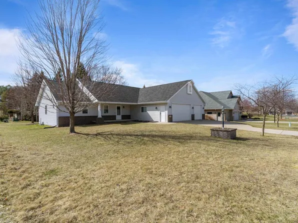 621 Voyagers Trail, Berlin, WI 54923