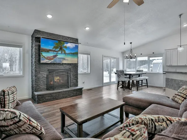 1894 Liberty St, Mora, MN 55051