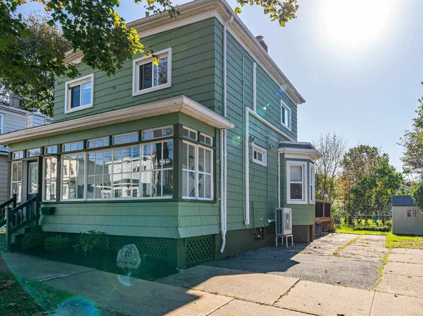 10 Dawson St, Dartmouth, NS B3A 3A7