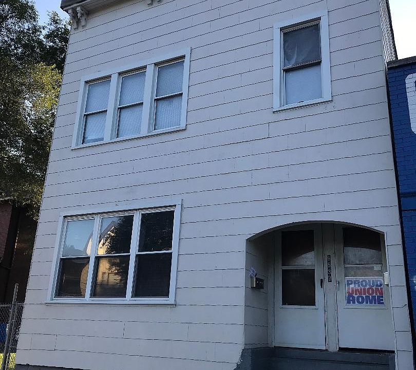 1st image of 9537 S Commercial Ave