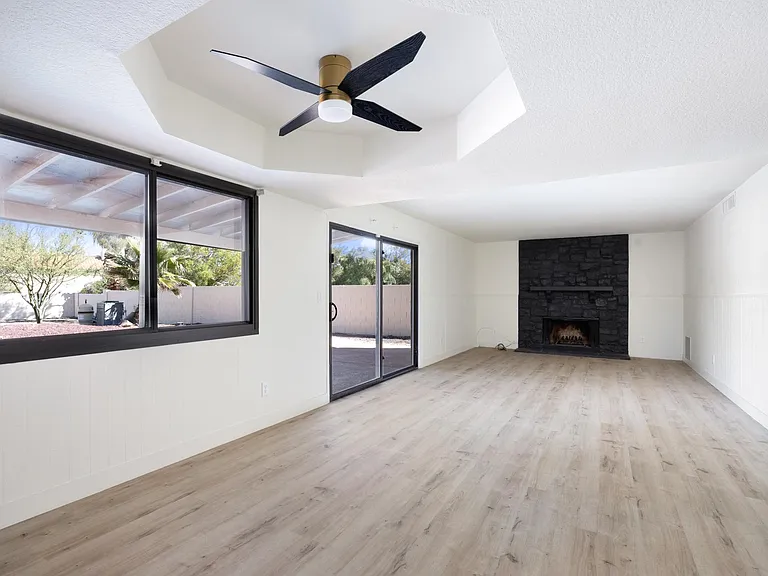 1441 N El Camino Dr — Photo 9