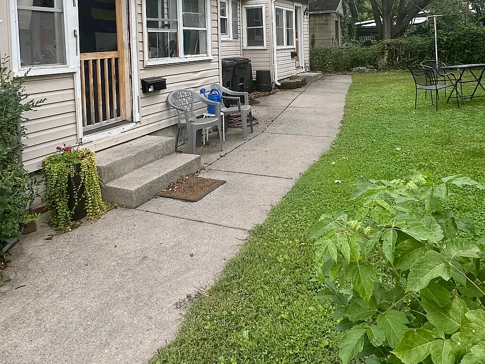 131 Van Anden St #1