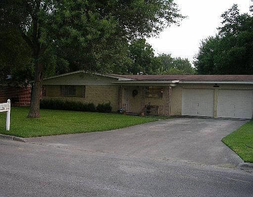 1st image of 201 LEMONWOOD DR