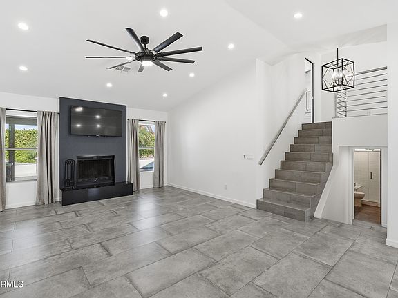 3rd image of 756 E Palomino Drive