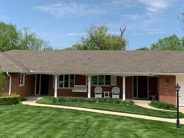 3005 Twin Oaks Dr, Joliet, IL 60435