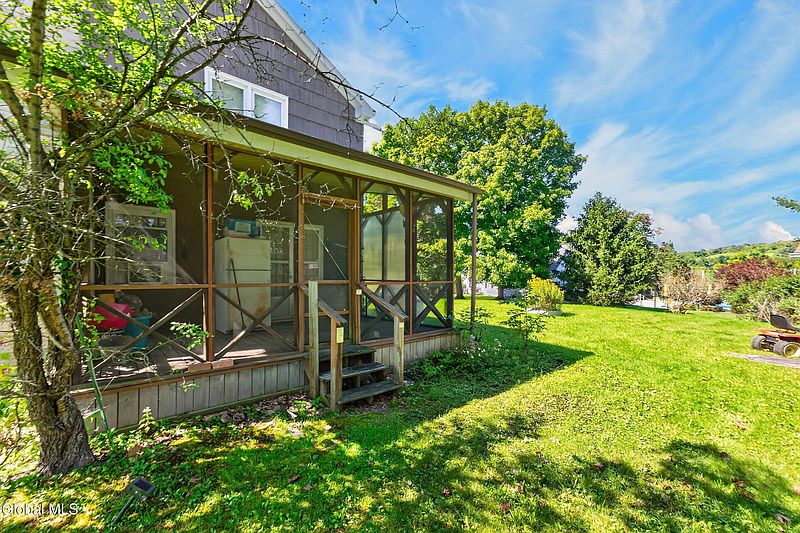 5th image of 611 Brunswick Road