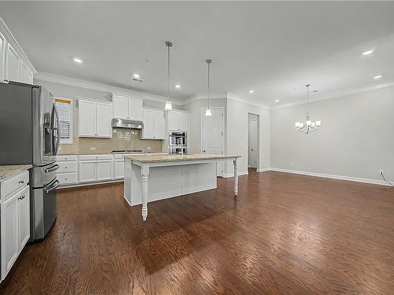 165 Mansfield Dr — Photo 9