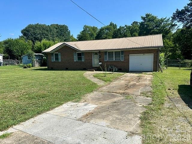 1st image of 912 Old Hickory Grove Rd