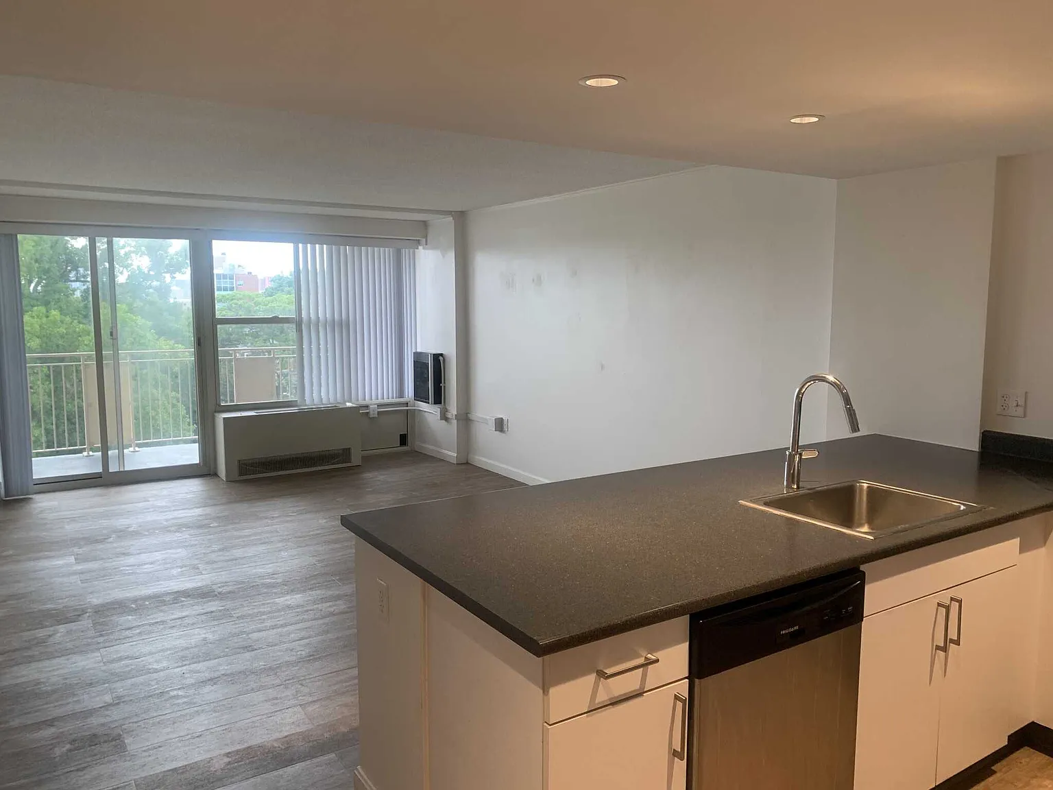 2 bed, $3,600 — Photo 4