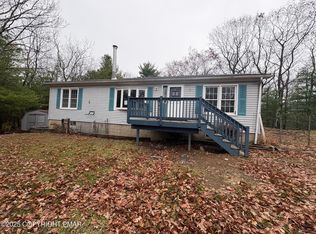 122 Plum Ln, Dingmans Ferry, PA 18328