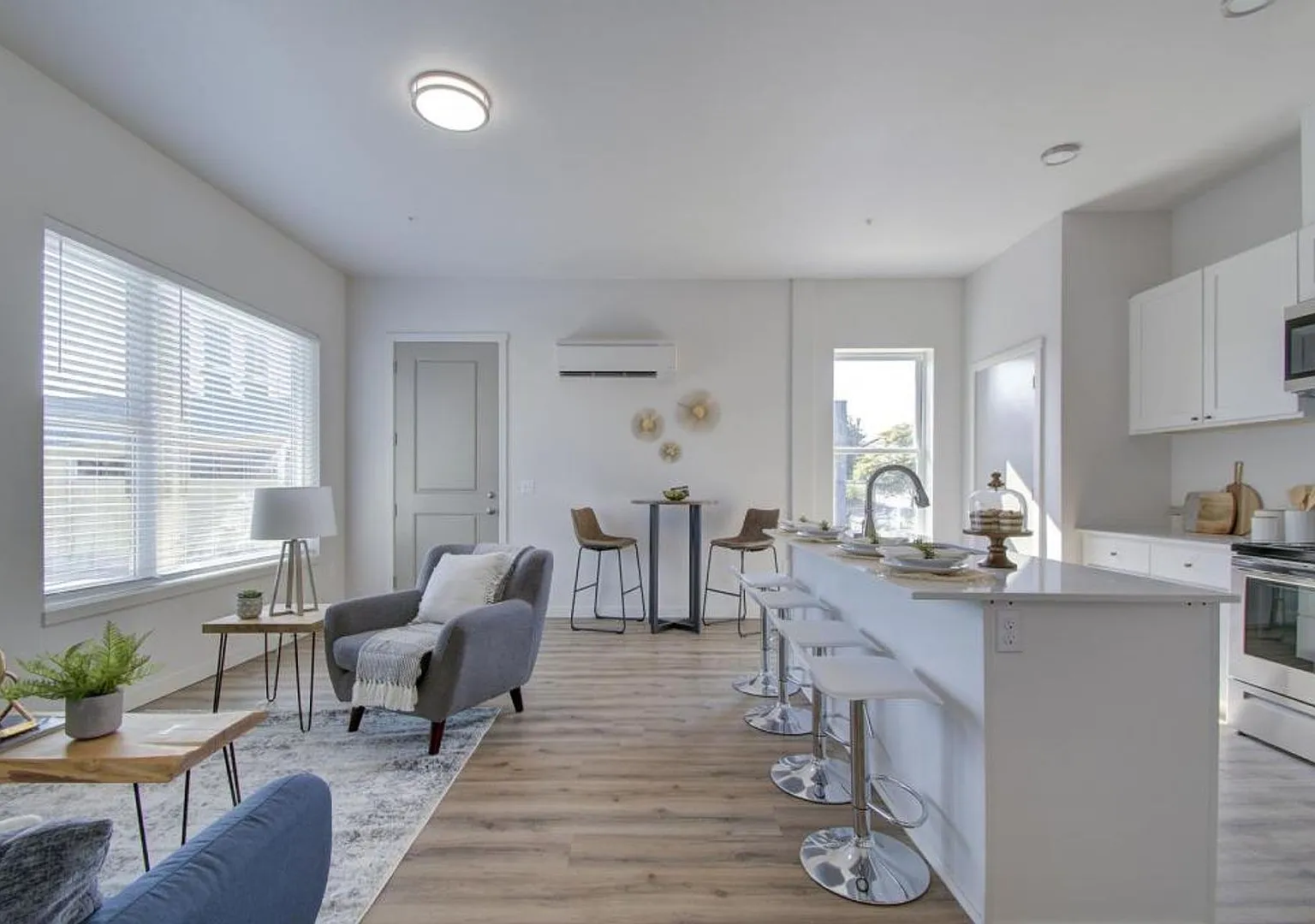 Tinnakorn Lofts — Photo 4