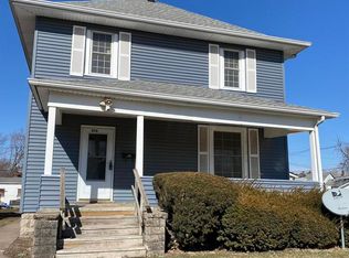 806 7th Ave S, Clinton, IA 52732