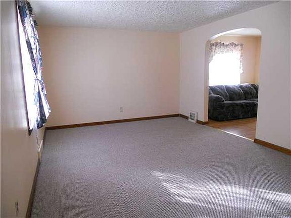 4th image of 224 Lindsay Pl