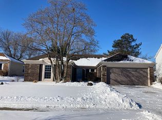 2266 Appleby Dr, Wheaton, IL 60189