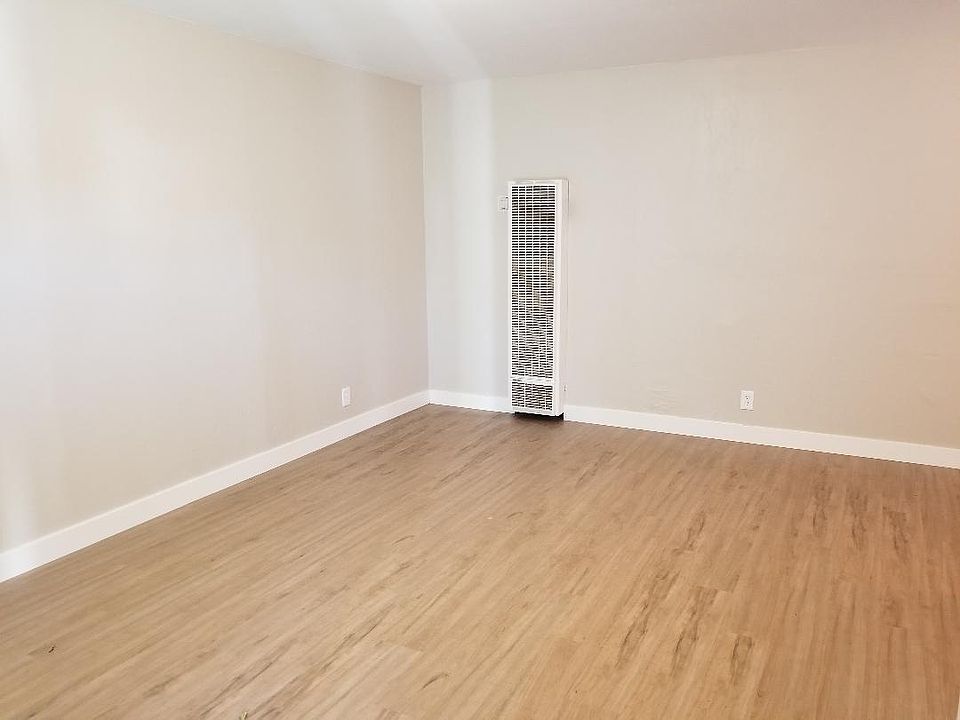 2nd image of 121 Catron Dr