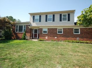 14 Mohawk Ave, Middlesex, NJ 08846