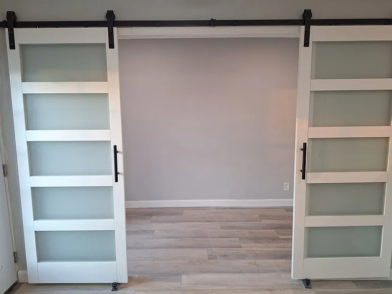 5235 Oxford Ave — Photo 5