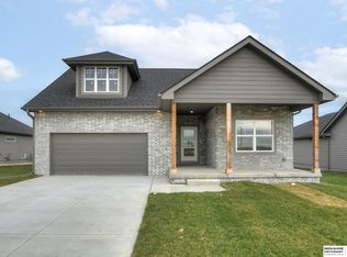 12376 Horizon St, Papillion, NE 68046