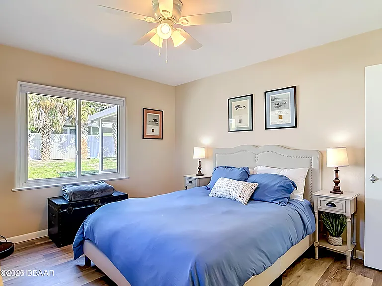 1621 N Oleander Ave — Photo 25