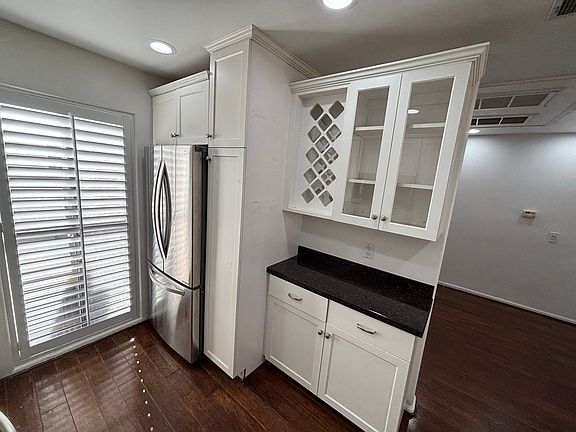 3rd image of 5331 Marina Pacifica Dr N