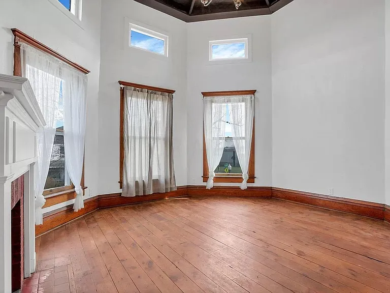 365 Hudson Ave #1 — Photo 19