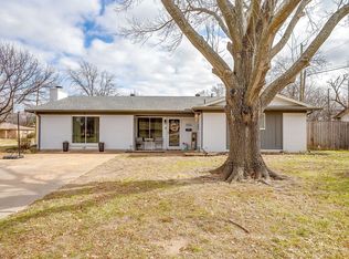 301 Lena Ln, Burleson, TX 76028