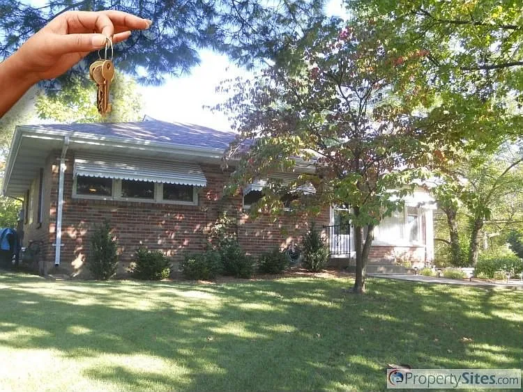 836 Lynda Ct photo 1