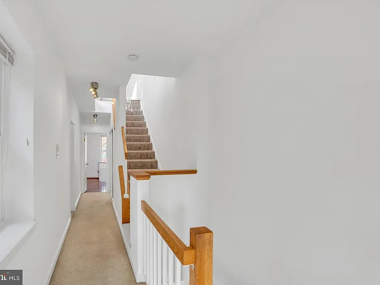 805 S Charles St — Photo 17