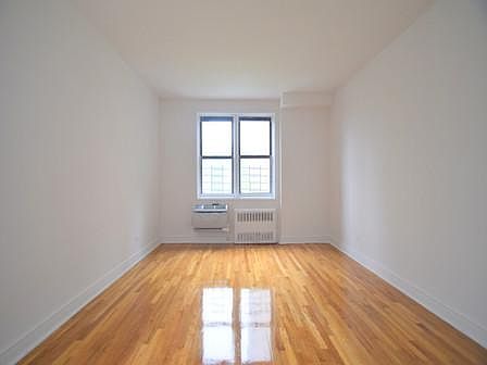 2nd image of 2400 Webb Ave APT 04B