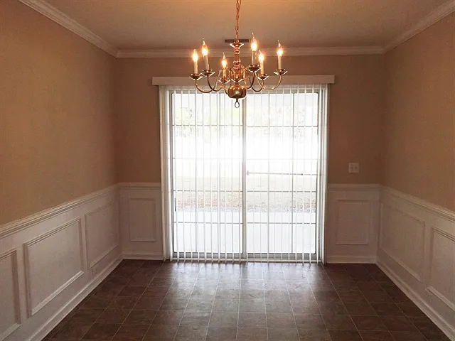 3 bed, 2.5 bath, 1500 sqft, $2,385 — Photo 3