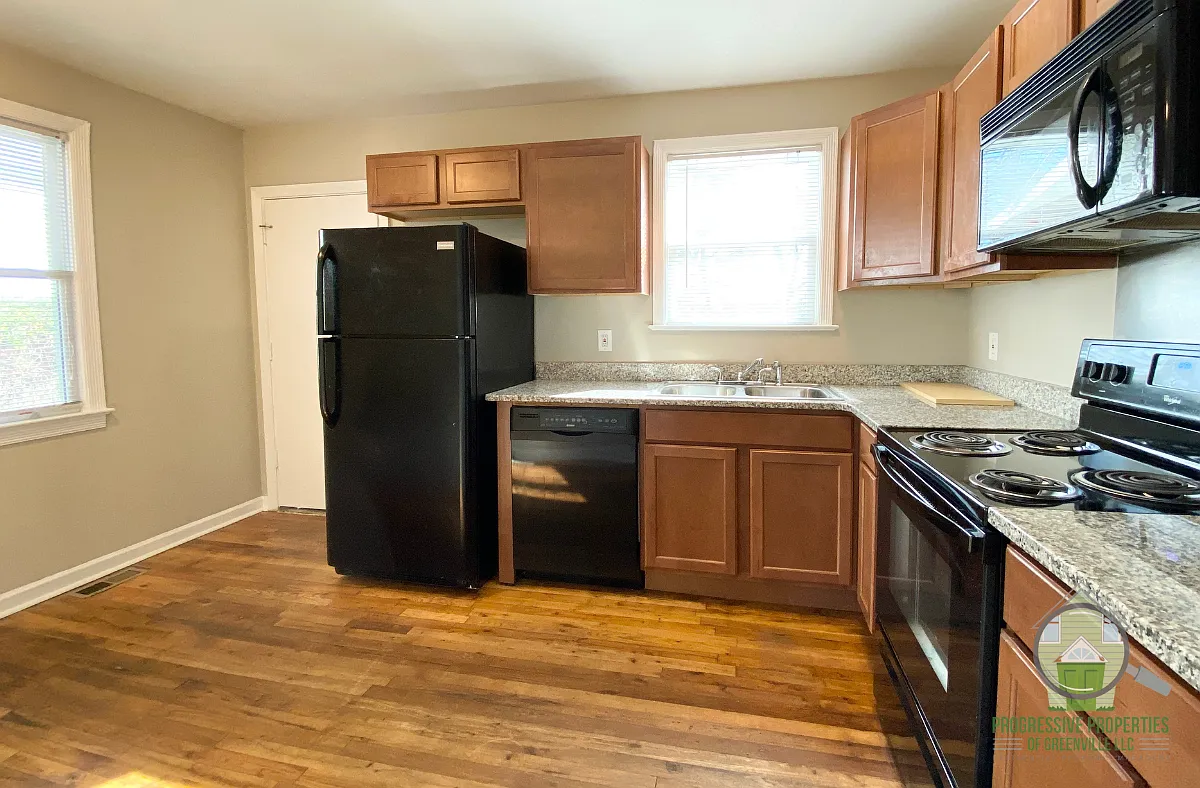 25 Crystal Ave - 1 — Photo 4
