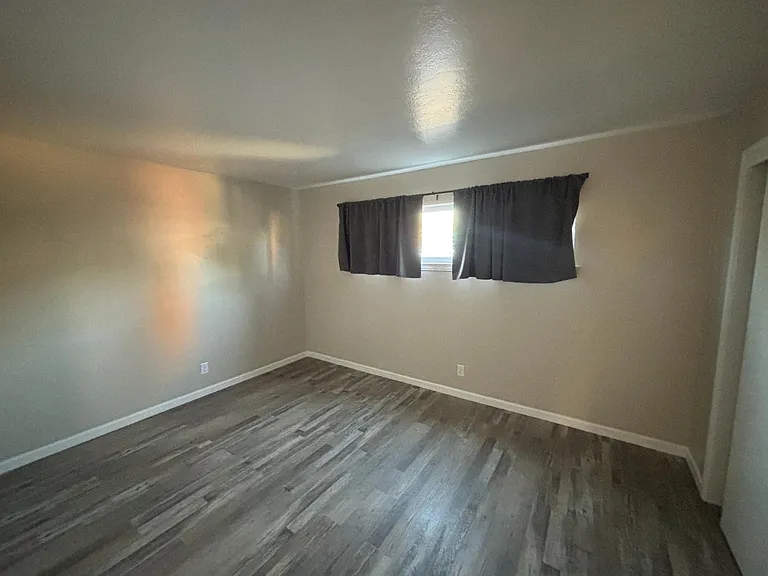 1903 W Fountain Way — Photo 11