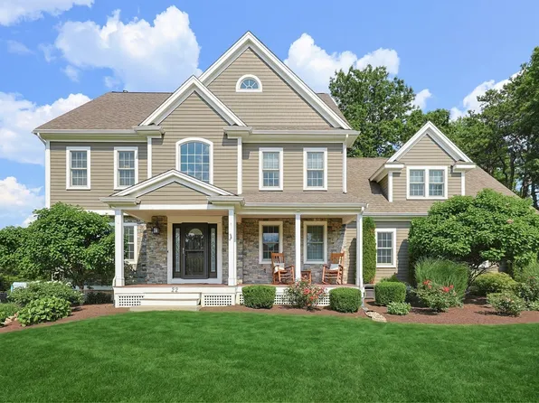 22 Willowbe Ct, North Attleboro, MA 02760