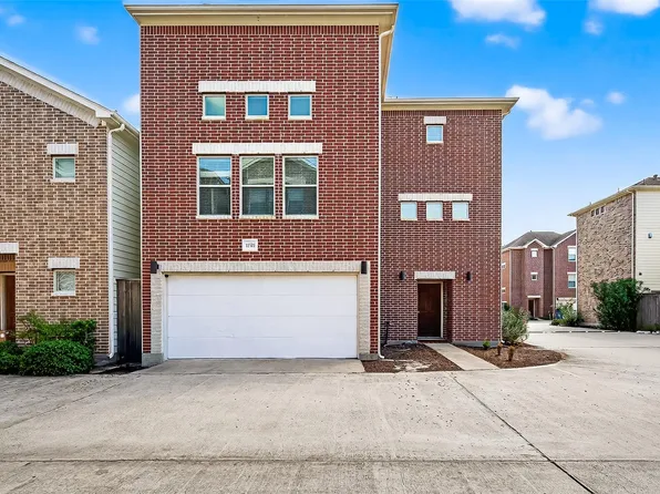 11511 Main Pine Dr, Houston, TX 77025