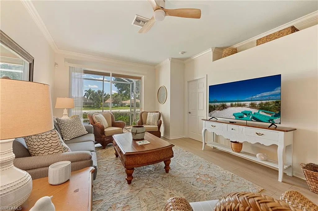 3 bed, 2.0 bath, 1445 sqft, $5,750 — Photo 3