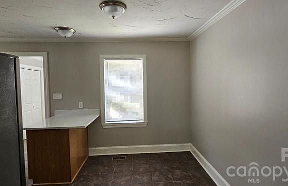 3rd image of 158 Shamrock St NE