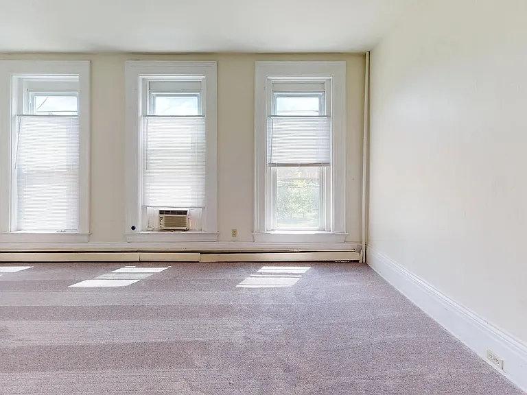 2419 Vine St #3 — Photo 7