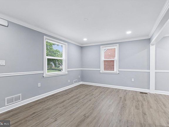 5th image of 3737 Sylvan Dr