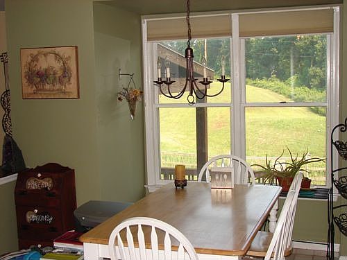 Kitchen Eat-in Nook From Foyer