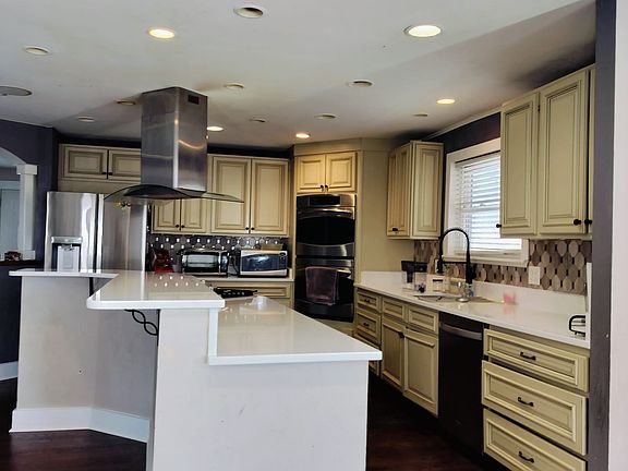 4th image of 6536 Redgate Cir