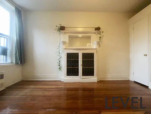 Rented by Level Group | media 82