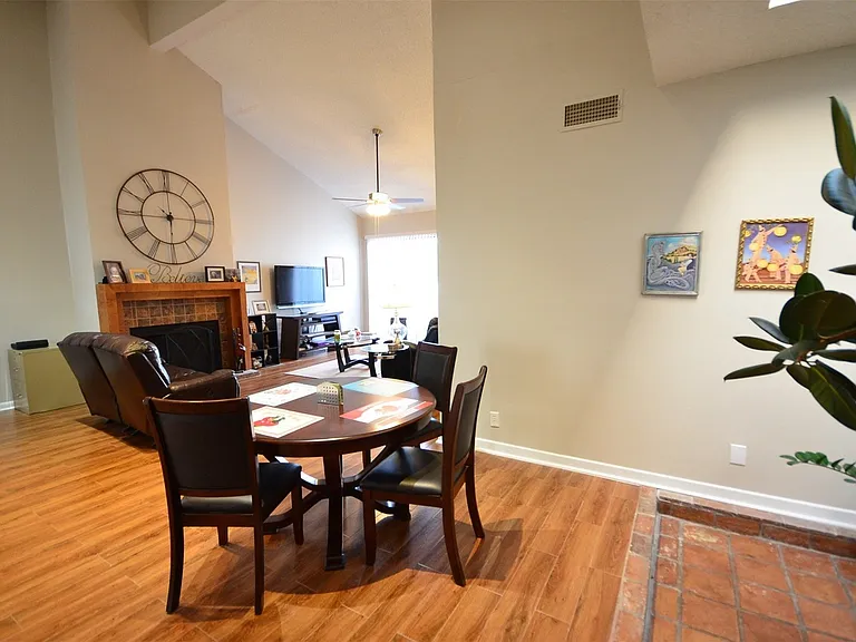 7655 S Braeswood Blvd #26 — Photo 9