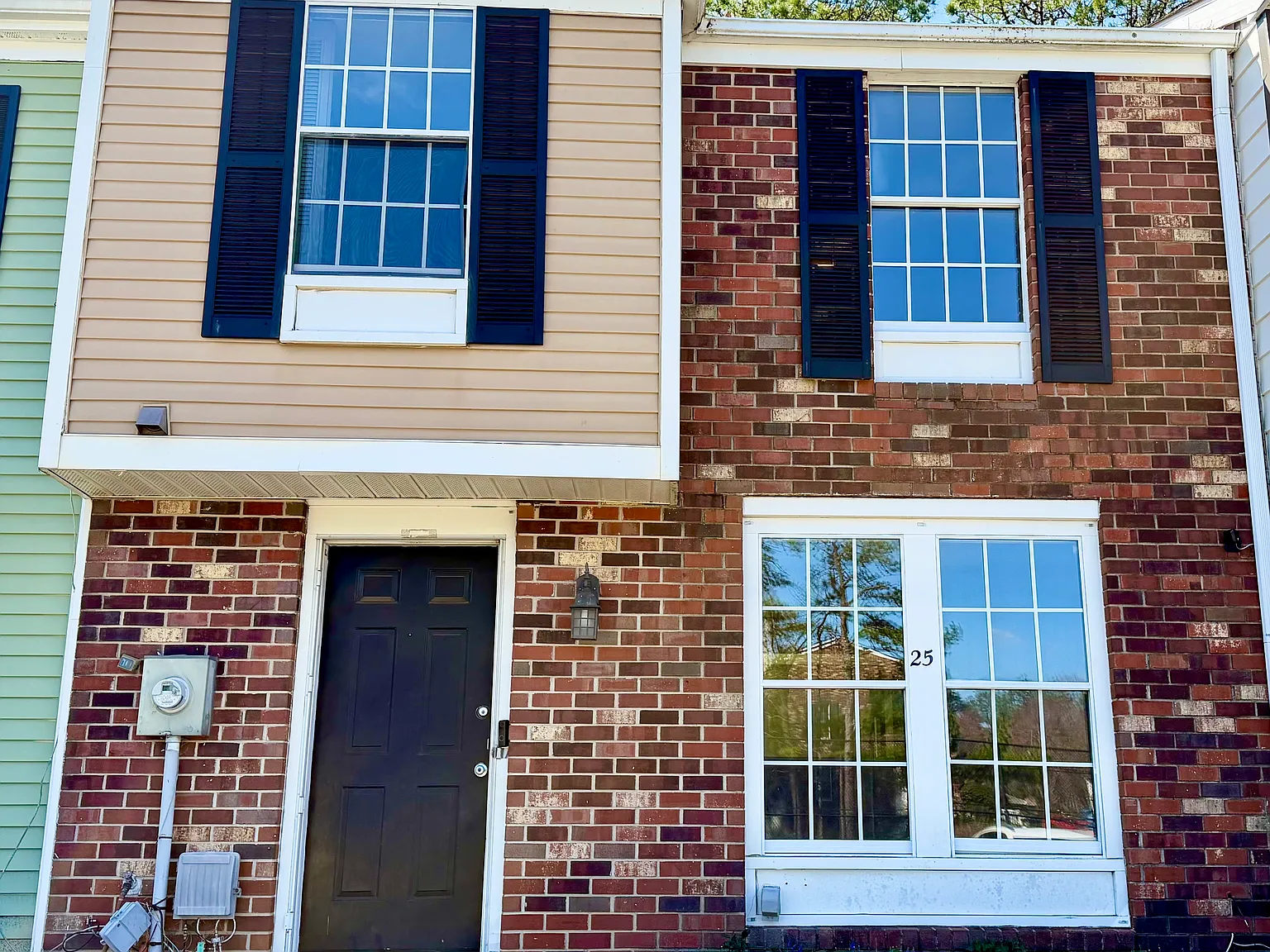 3 bed, 1.5 bath, 1138 sqft, $2,575 — Photo 2