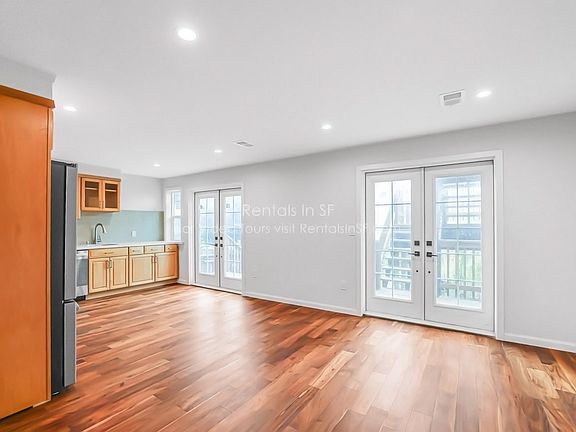 3rd image of 1547 Underwood Ave #A