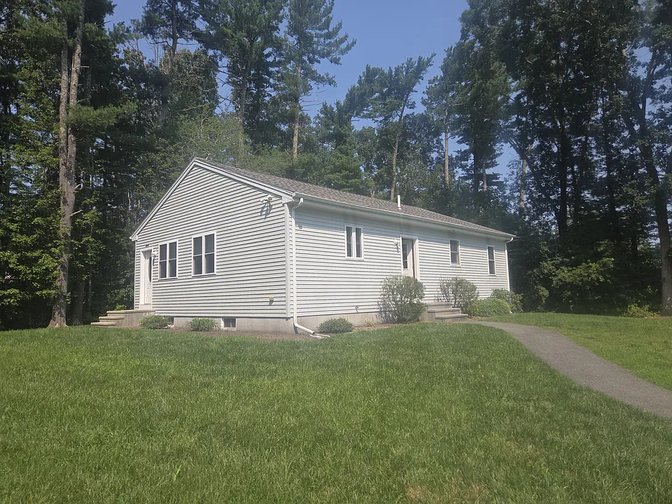 840 Middle Rd #1